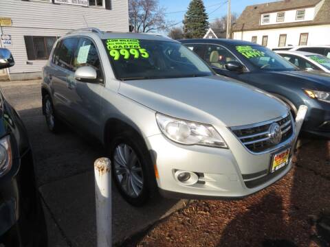 2011 Volkswagen Tiguan for sale at Uno's Auto Sales in Milwaukee WI