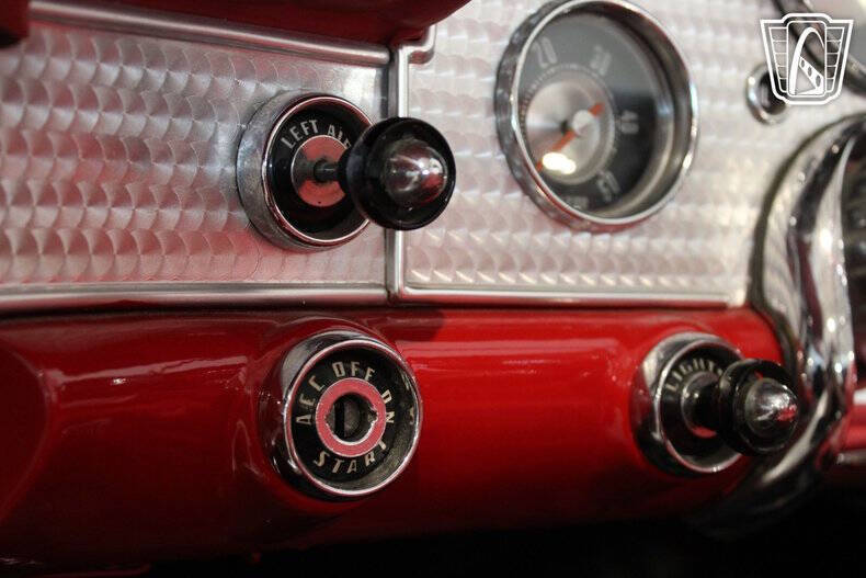 1957 Ford Thunderbird