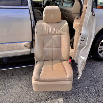 2011 Lincoln Navigator