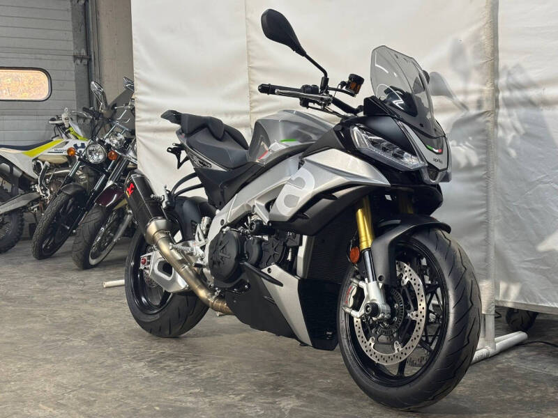 2022 Aprilia Tuono V4