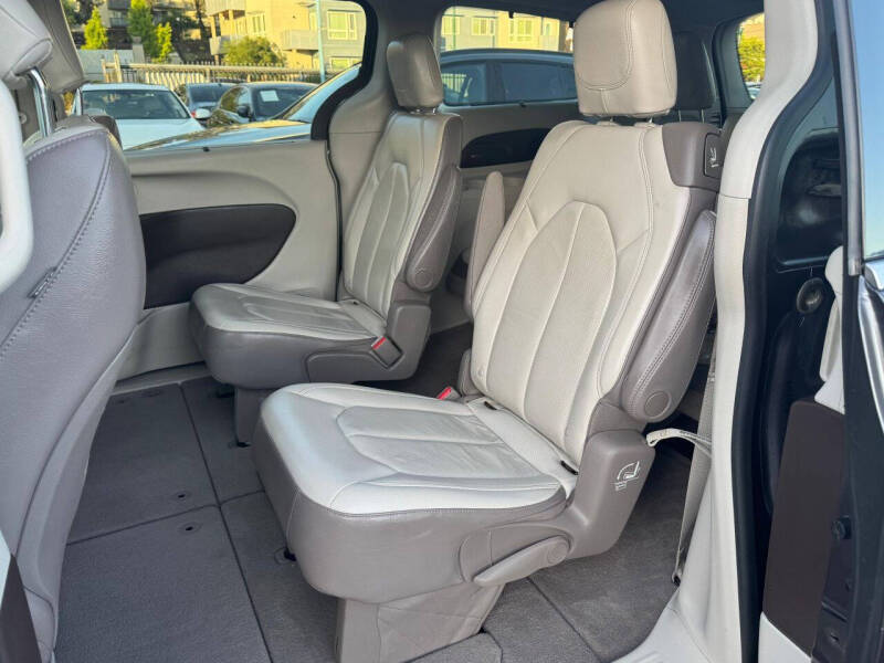 2018 Chrysler Pacifica Touring L