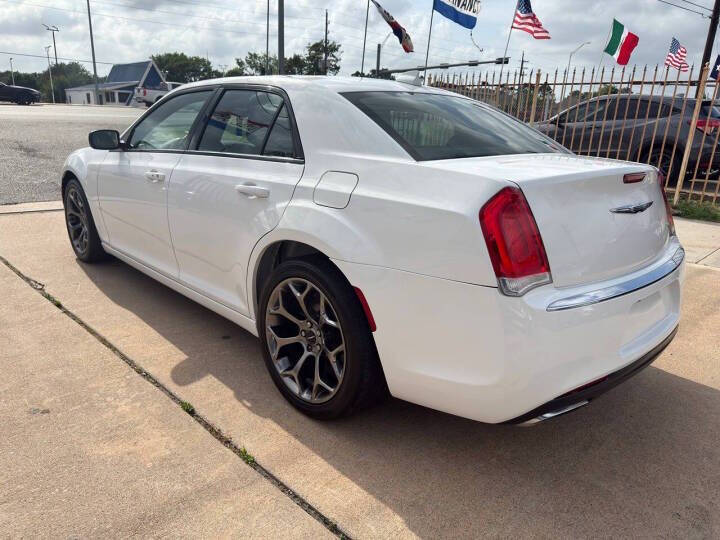 2017 Chrysler 300 S