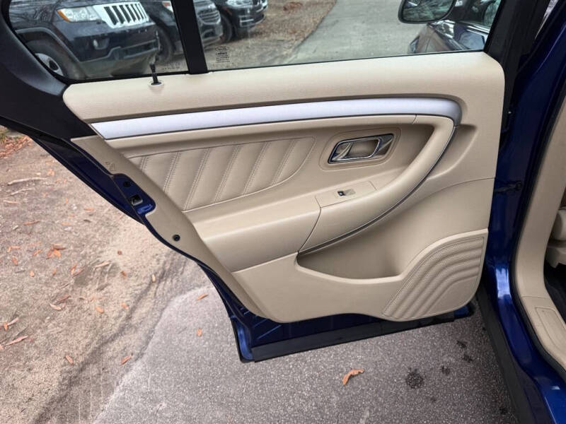 2013 Ford Taurus SEL