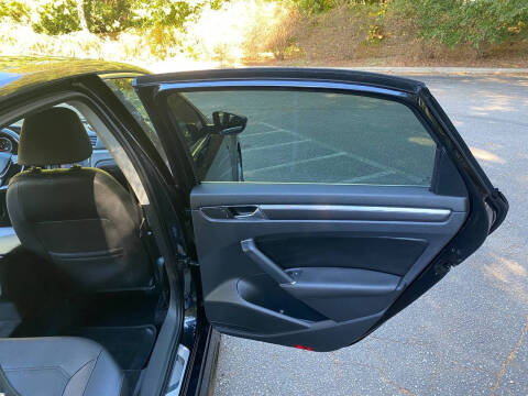 2017 Volkswagen Passat 1.8T R-Line