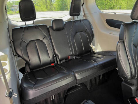 2022 Chrysler Pacifica Touring L