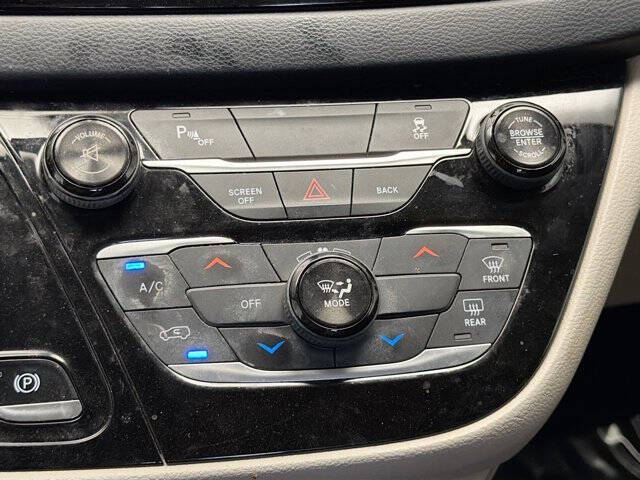 2017 Chrysler Pacifica Touring