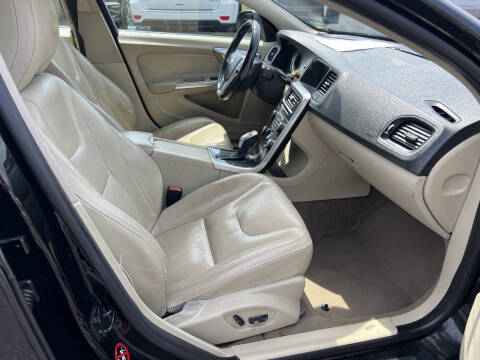 2013 Volvo S60 T5 Premier Plus