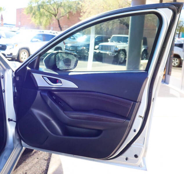 2018 Mazda MAZDA3 Touring