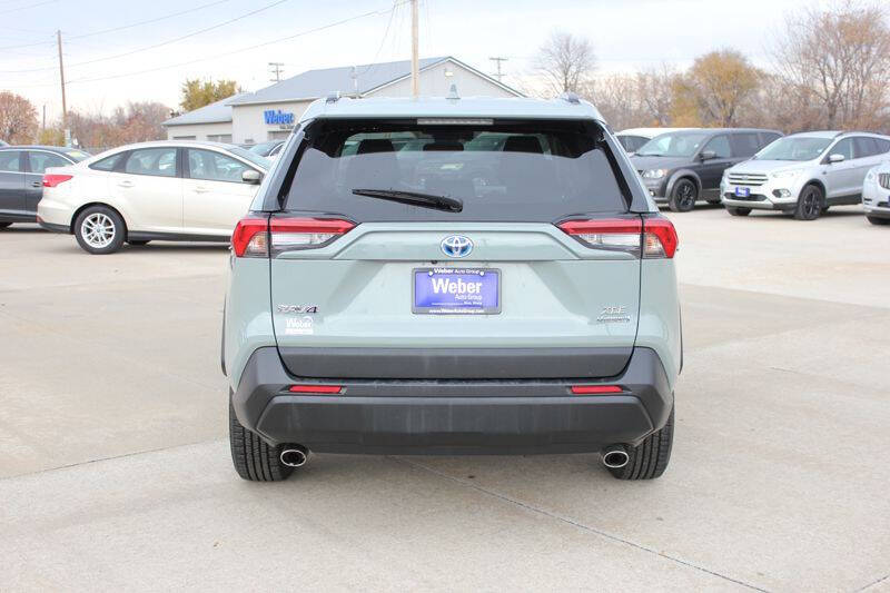 2020 Toyota RAV4 Hybrid XLE