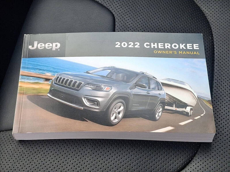 2022 Jeep Cherokee Latitude Lux