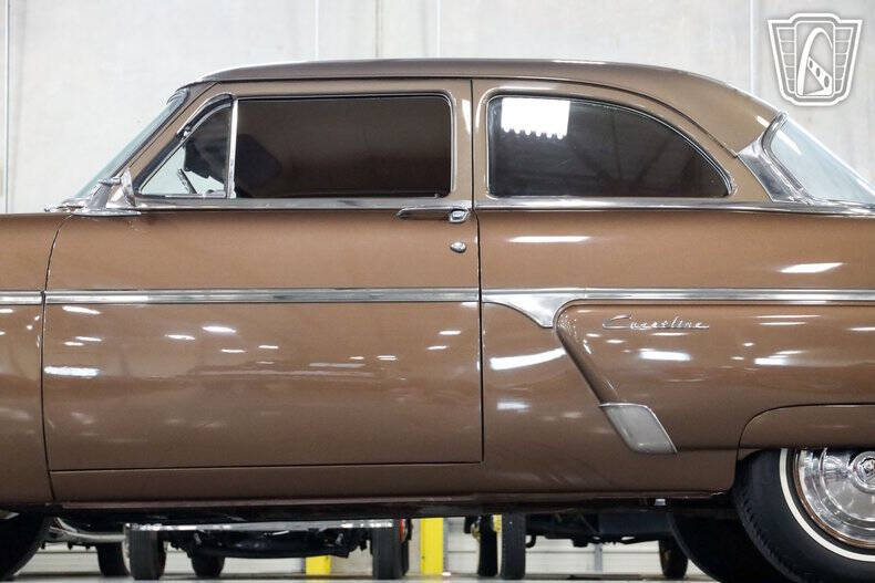 1954 Ford Crestline