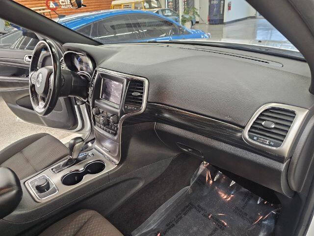 2020 Jeep Grand Cherokee Laredo