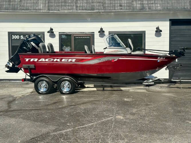 2018 Tracker Targa V18