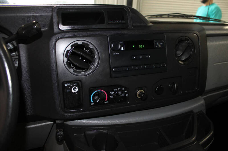2009 Ford E-Series E-350 SD