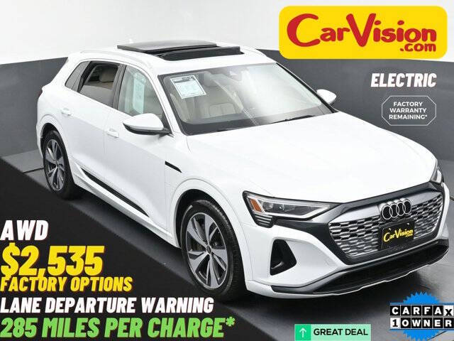 2024 Audi Q8 e-tron Premium's photo