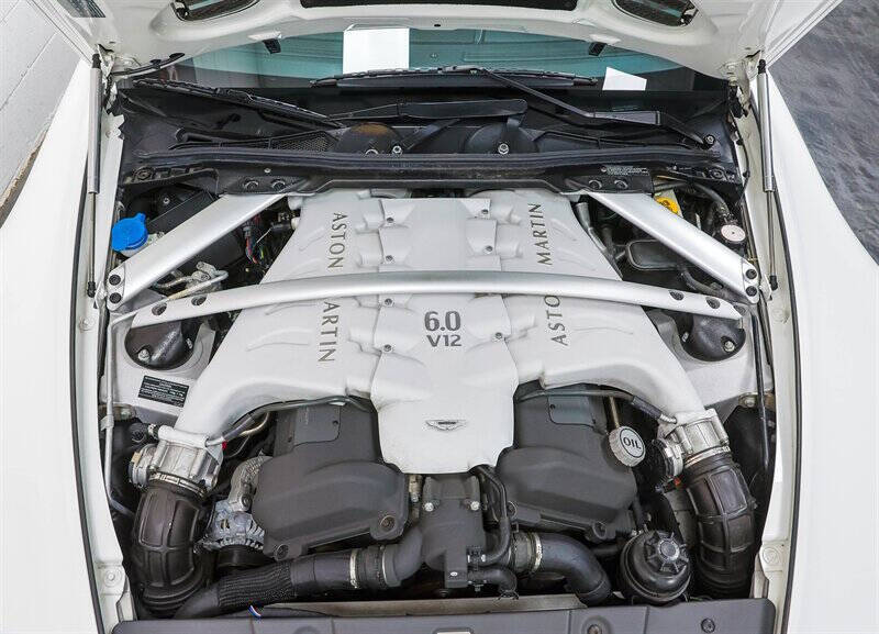 2011 Aston Martin V12 Vantage