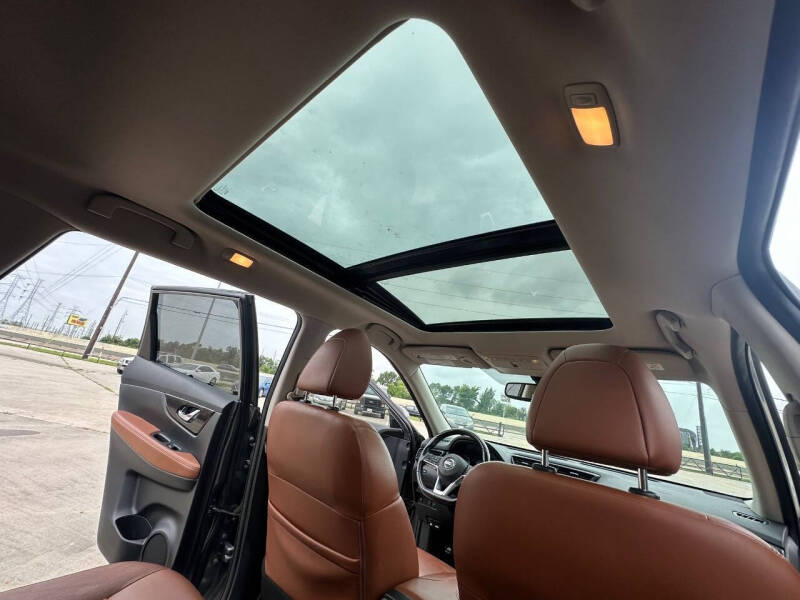 2017 Nissan Rogue SL