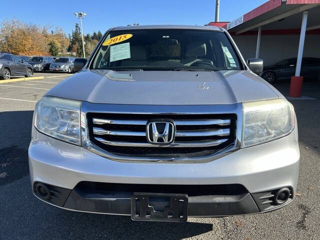 2015 Honda Pilot LX photo 2