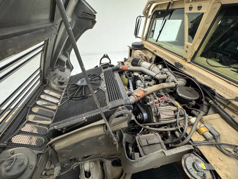 2005 AM General Hummer