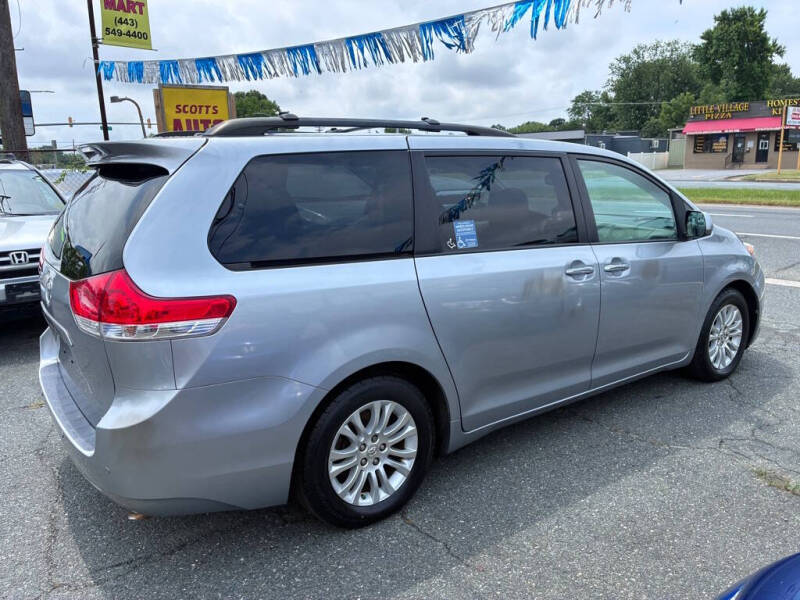 2012 Toyota Sienna
