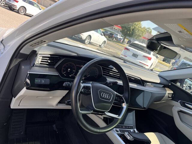 2024 Audi Q8 e-tron quattro Premium