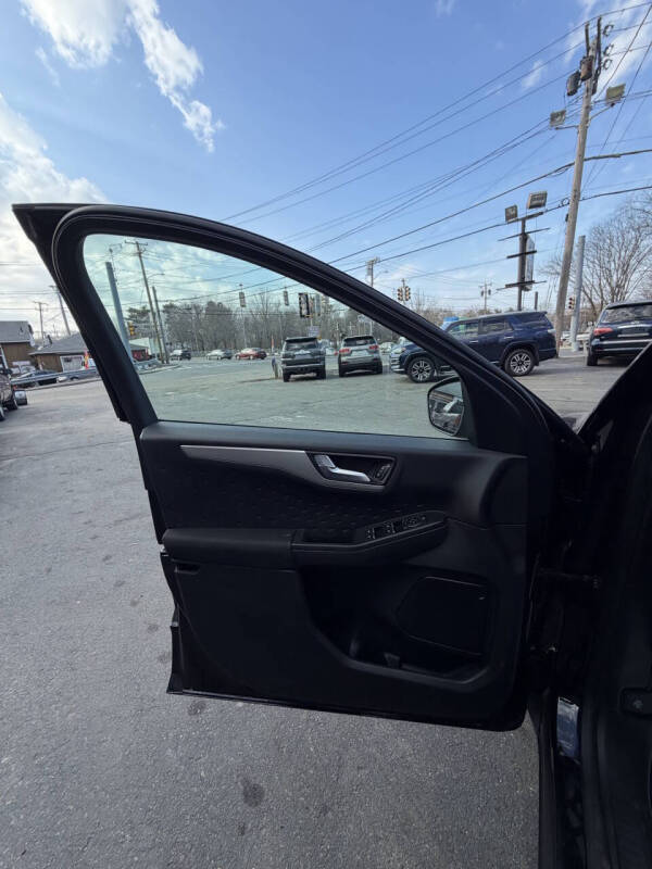 2020 Ford Escape SE