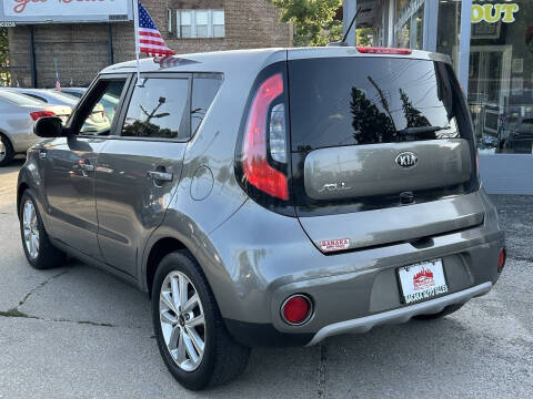 2019 Kia Soul +