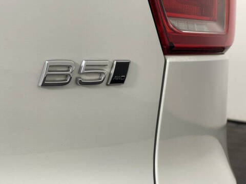 2024 Volvo XC40 B5 Plus Bright Theme