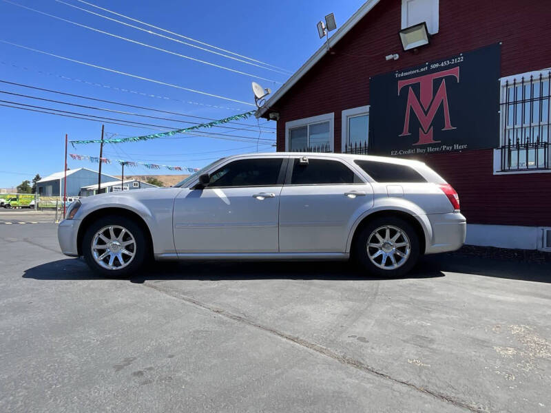 2006 Dodge Magnum SE
