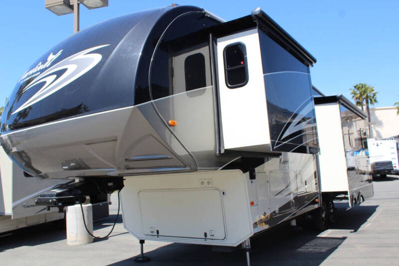 2016 Forest River Cardinal 325RL