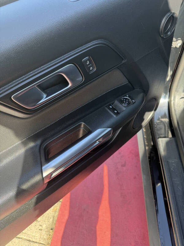2020 Ford Mustang EcoBoost