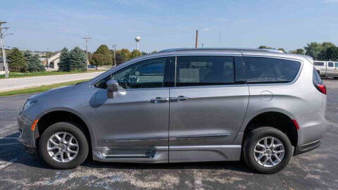 2020 Chrysler Pacifica Touring L