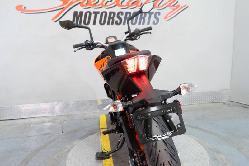 2023 KTM 200 Duke