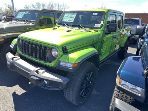 2025 Jeep Gladiator for sale at GUPTON MOTORS, INC. in Springfield TN
