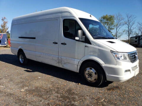 2022 GREENPOWER MOTORS EVC210