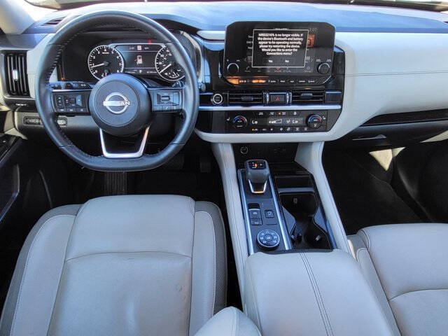 2023 Nissan Pathfinder SL