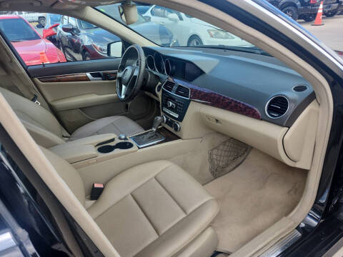 2012 Mercedes-Benz C-Class C 300 Luxury 4MATIC