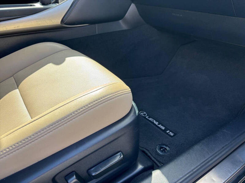 2019 Lexus IS 300