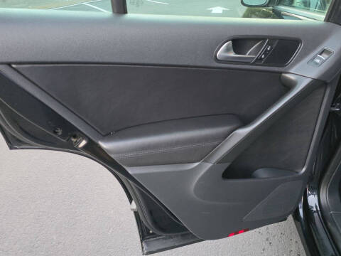 2011 Volkswagen Tiguan SE 4Motion