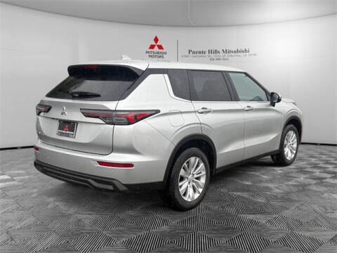 2026 Mitsubishi Outlander ES