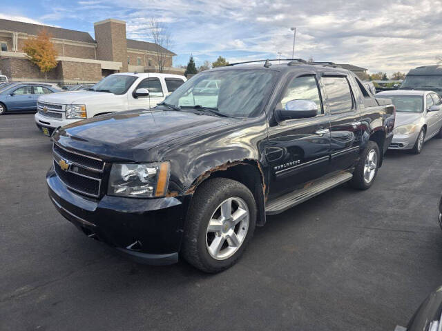 2011 Chevrolet Avalanche for sale at ENZO AUTO in Parma, OH