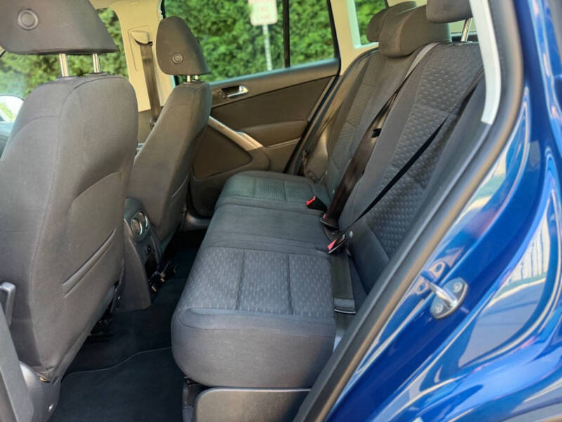 2009 Volkswagen Tiguan SE 4Motion