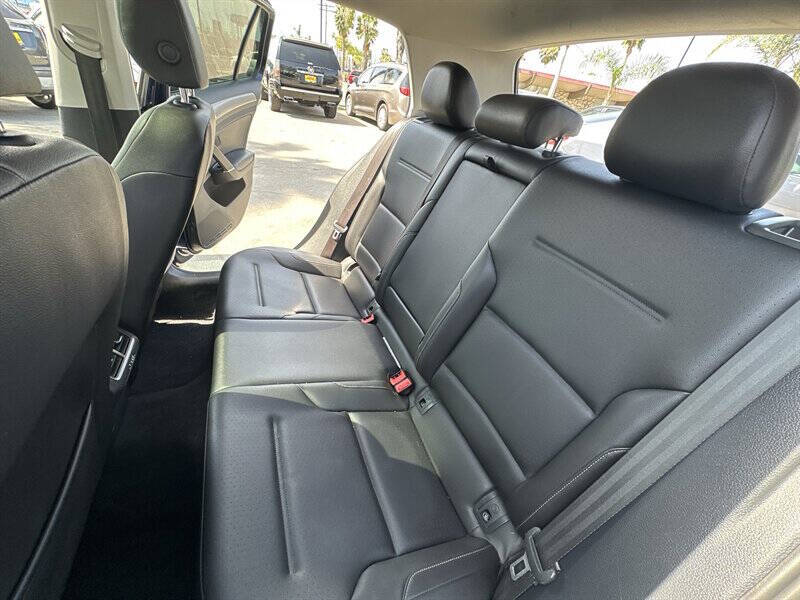 2017 Volkswagen Golf TSI SE
