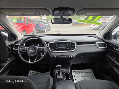 2017 Kia Sorento LX