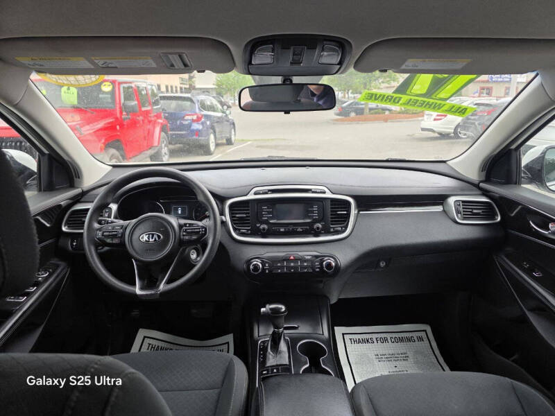 2017 Kia Sorento LX
