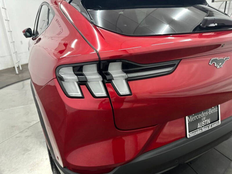 2022 Ford Mustang Mach-E Select