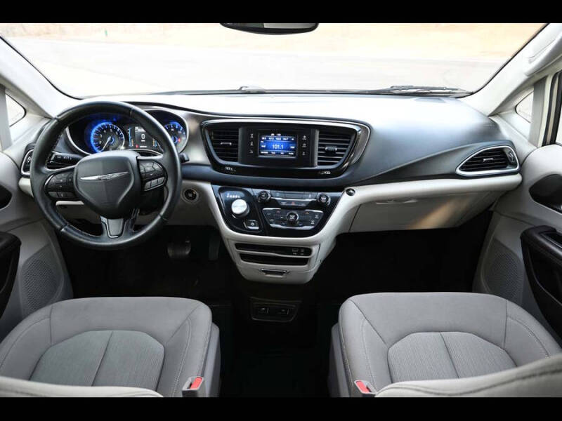 2017 Chrysler Pacifica Touring