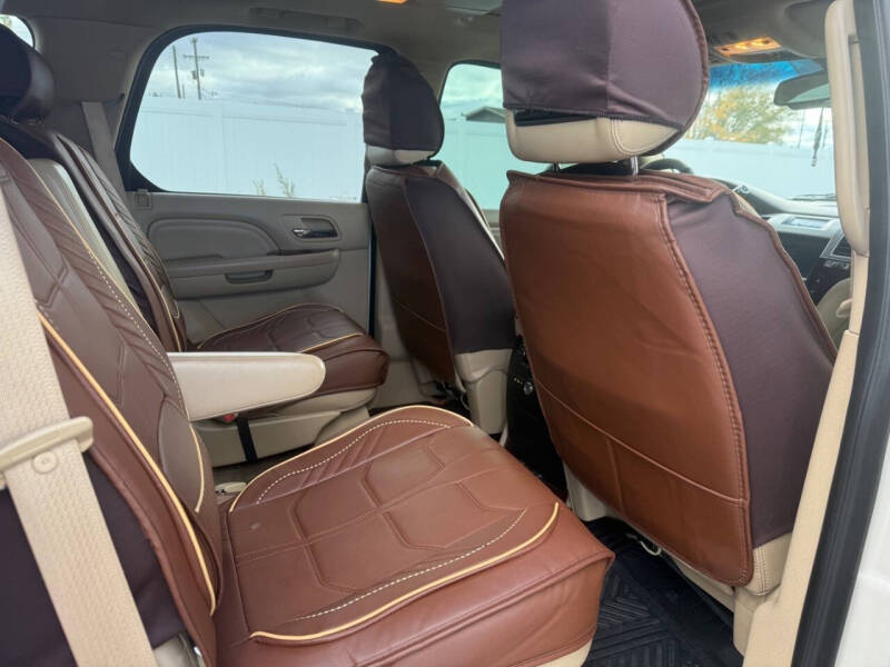 2010 Cadillac Escalade Luxury