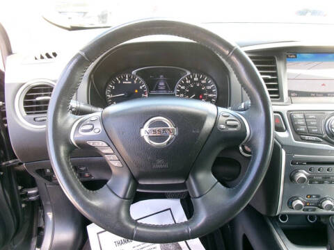 2017 Nissan Pathfinder SL