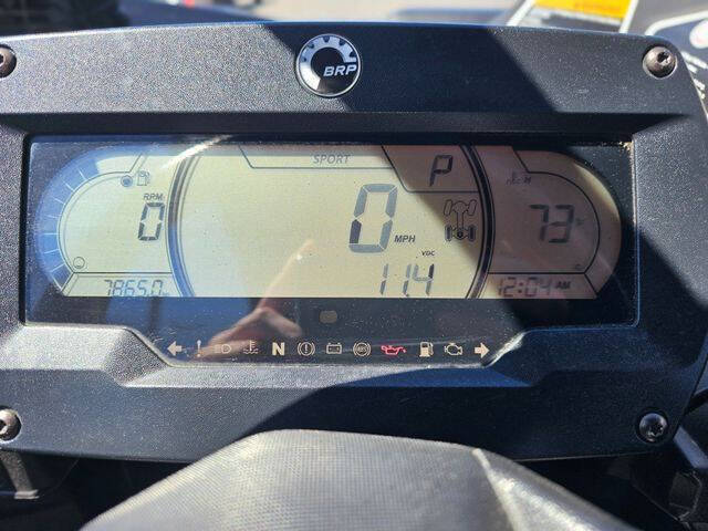 2024 Can-Am Defender Max XT